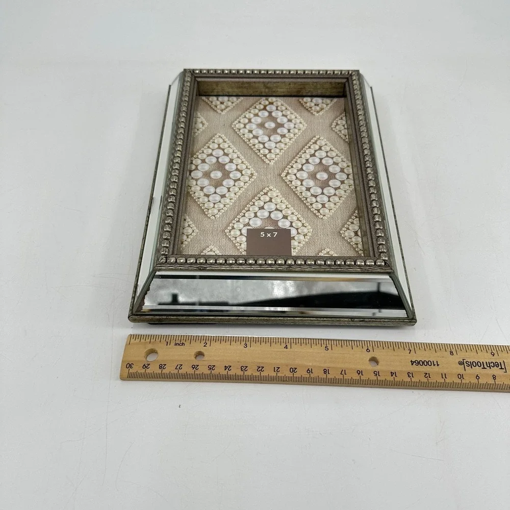 N/A elegant mirrored